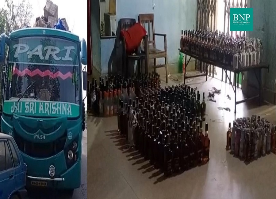 liquorrecovered जहानाबाद । शराब बेचने वालों और पीने वालों के खिलाफ उत्पाद विभाग के साथ ही जहानाबाद पुलिस भी लगातार कार्रवाई कर रही है। झारखंड से शराब लाकर दुर्गा पूजा एवं नगर निगम चुनाव में हुड़दंग मचाने के प्रयास में जुटे शराब तस्कर तरह-तरह के हथकंडे अपनाकर झारखंड से शराब बिहार ला रहे हैं।